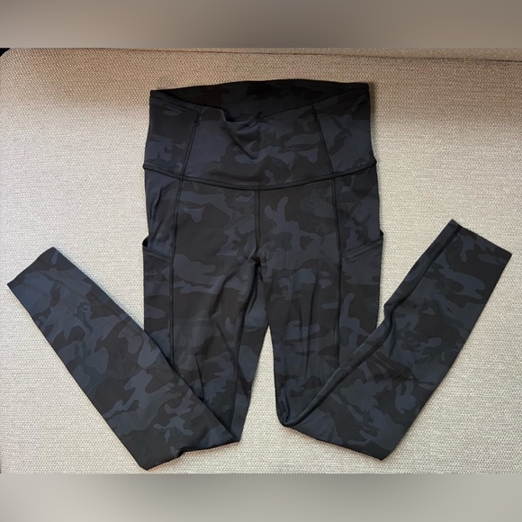 lululemon fast and free - black camo 4 - Picture 2 of 3